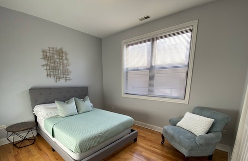 Grand Boulevard Condo | Spacious 3 bed Chicago condo