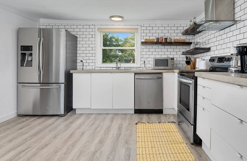 Ameliasburgh House | Spacious 3-Bed County Getaway!