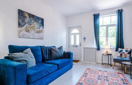 Nantwich House | Spacious 3-bed home in Nantwich by 53 Degrees Property - Amazing location, Ideal for Groups - Sleeps 6