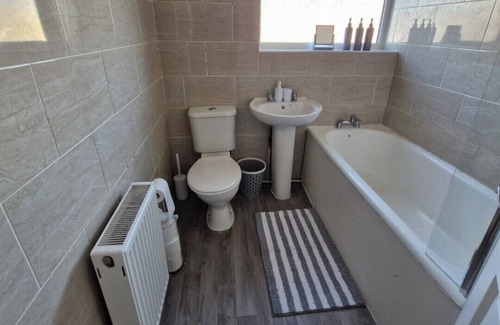 Weston on Trent House | Spacious 3-bed Home -private Garden & Free Parking