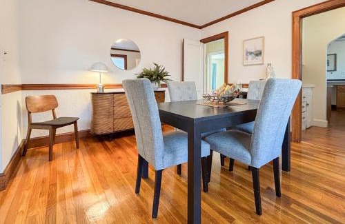 Commonwealth House | Spacious 3 Bed, In Unit Laundry, Central Air