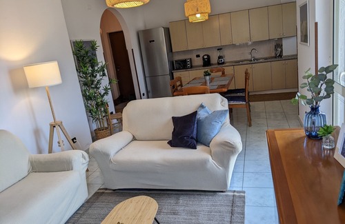 Marina di Davoli Apartment | Spacious 3 Bedroom Seaside Apartment - 5 min walk to beach!