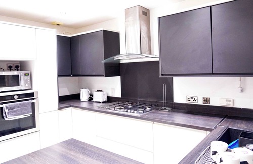 Northampton House | Spacious 3-Bed Near Northampton Uni & Town | Perfect for Groups & Families