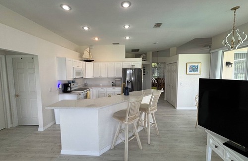 Long Meadow House | Spacious 3-Bed Oasis with Granite Finishes & Pool