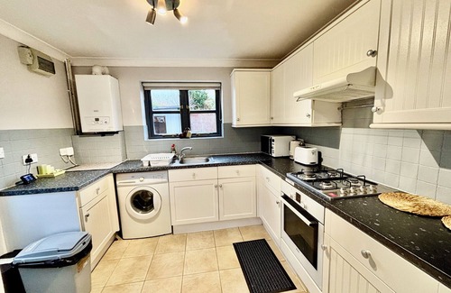 Ipswich House | SPACIOUS 3 BED ROOM FAMILY FRIENDLY HOME CONVENIENTLY LOCATED IN IPSWICH SUFFOLK