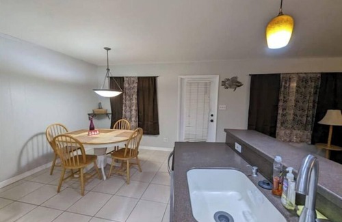 Fort Myers House | Spacious 3 bedroom house on a canal, minutes to historic downtown Fort Myers