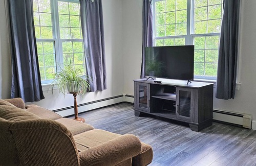 Queens County House | Spacious 3 bedroom pet friendly country home, with a large back yard.