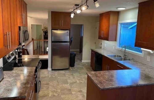 Prince George House | Spacious 3 Bedroom 2.5 Bath Minutes From Hospital
