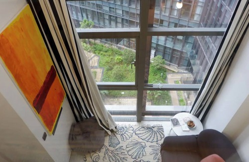 Pudong Apartment | Spacious 3-bedroom Loft apartment with WiFi, AC in heart of Shanghai riverview