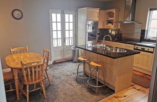 Hillsborough Apartment | Spacious 3 Bedroom Apartment in Hillborough, NI