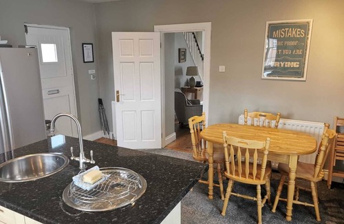 Hillsborough Apartment | Spacious 3 Bedroom Apartment in Hillborough, NI