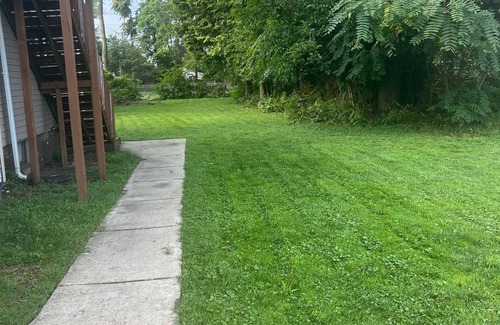 Mount Clemens Apartment | Spacious 3-bedroom apartment with WiFi, AC in marvelous Mount Clemens