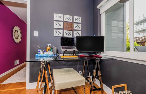 Corona Heights Condo | Spacious 3 bedroom with abundant natural light. 15 minutes to downtown