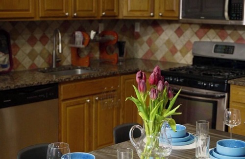 West New York Apartment | Spacious 3-bedroom apartment in West New York minutes to NYC