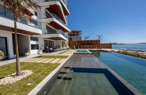 Yof Apartment | Spacious 3-bedroom, 3 Bathroom with Jacuzzi, pool, gym, and ocean view