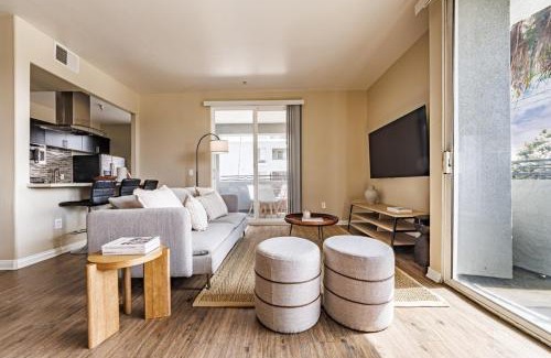 Del Rey Apartment | Spacious 3-Bedroom 3BTH Apt in Marina Del Rey! Pool, Hot Tub, Free Parking
