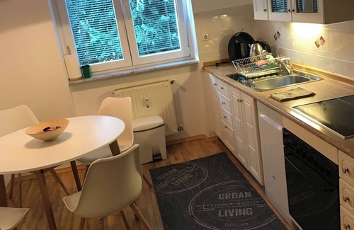 Bezigrad District Apartment | Spacious 3-bedroom apartment + FREE parking