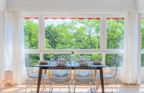 Lambersart Apartment | Spacious 3 bedroom apartment & private parking!