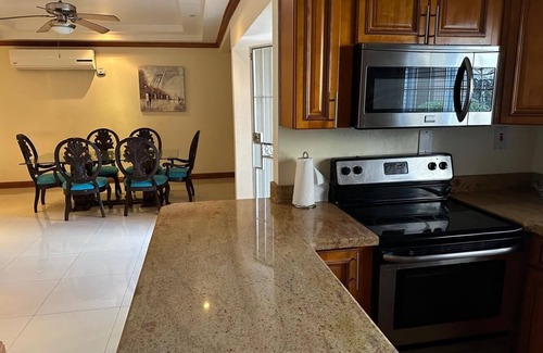 New Kingston Apartment | Spacious 3-bedroom apartment in Kingston with WiFi, AC & Pool