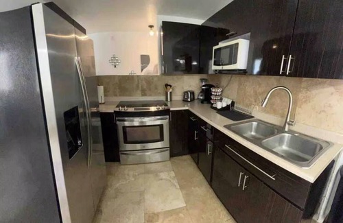 Pueblo Viejo Apartment | Spacious 3-bedroom apartment in enjoyable Guaynabo with AC, WiFi