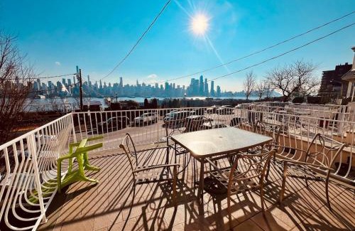 Weehawken Apartment | Spacious 3-bedroom Apartment Stunning Views NYC