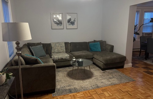 Constable Hook Apartment | Spacious 3-bedroom apartment with WiFi, AC, in charming ideally located Bayonne.