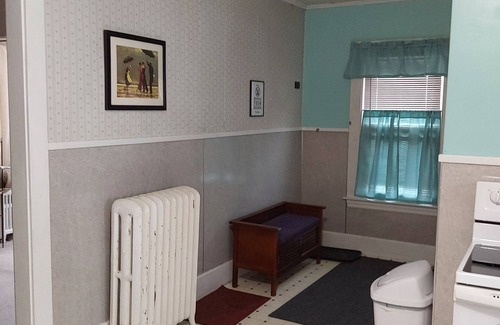 Rumford Apartment | Spacious 3-bedroom apartment near Black mnt, Sunday river, Rumford hospital.