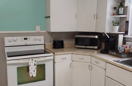 Rumford Apartment | Spacious 3-bedroom apartment near Black mnt, Sunday river, Rumford hospital.
