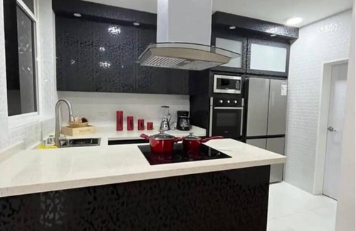 Chacao Apartment | Spacious 3-bedroom apartment with AC, WiFi in charming Caracas