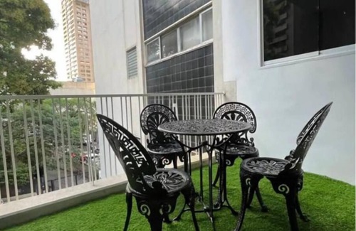 Chacao Apartment | Spacious 3-bedroom apartment with AC, WiFi in charming Caracas