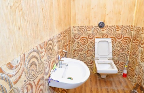 Ujjain Apartment | Spacious 3-bedroom apartment with AC, WiFi in wonderful Ujjain