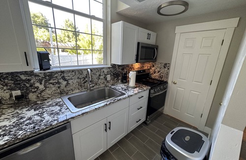 Layton Apartment | Spacious 3-bedroom apartment with pool, hot tub, and fitness room in Layton, UT