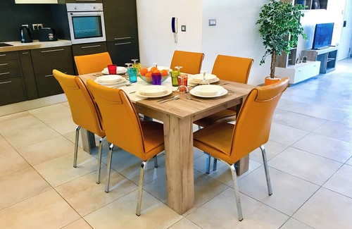 Msida Apartment | Spacious 3-bedroom apartment in Gzira with Terrace
