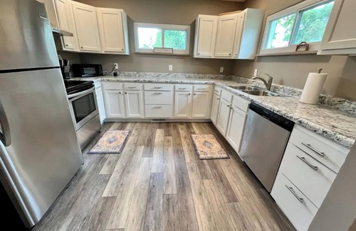 Bellbrook Apartment | Spacious 3 Bedroom Cozy