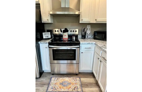 Bellbrook Apartment | Spacious 3 Bedroom Cozy