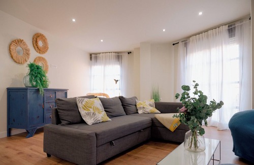 Alcantarilla Apartment | Spacious 3-bedroom apartment in delightful Alcantarilla with own kitchen.