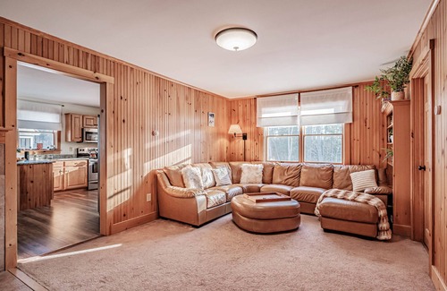 Bethel House | Spacious 3 bedroom Four Season house in Historical Bethel