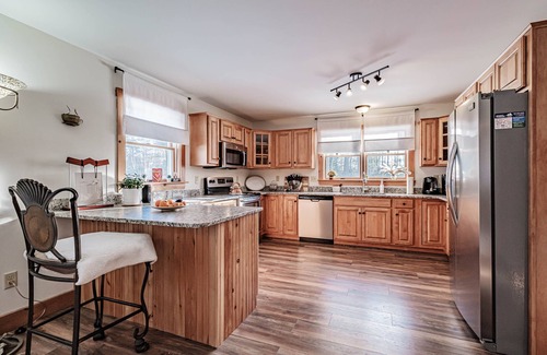 Bethel House | Spacious 3 bedroom Four Season house in Historical Bethel