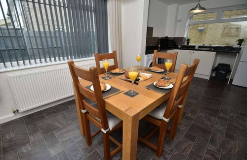 Billingham House | Spacious 3 bedroom House in