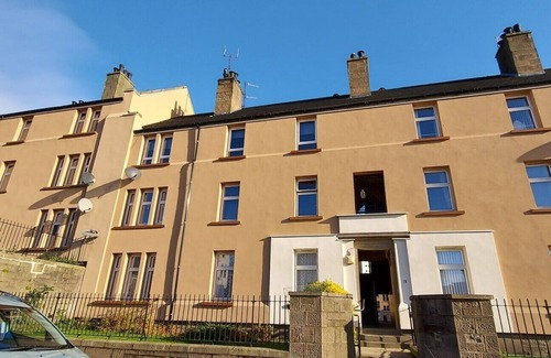 Glenisla Apartment | SPACIOUS 3 BEDROOM