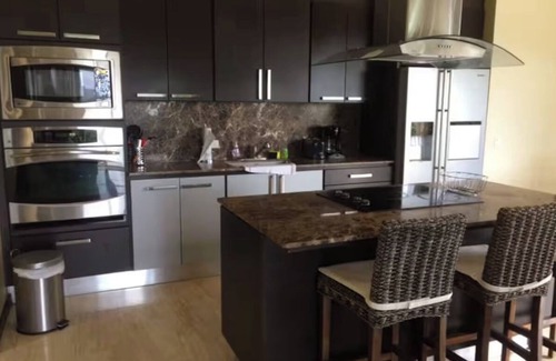Los Angeles Chires House | Spacious 3-bedroom house with Ocean View-Large Pool-Gated Development-WiFi-AC
