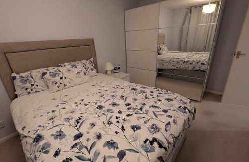 Thorpe Satchville Apartment | Spacious 3 bedroom house with games room