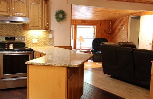Friendship Cottage | Spacious 3 Bedroom Home