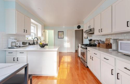Port Chester House | Spacious 3 bedroom house 45mins to NYC great hotel alternative for big group