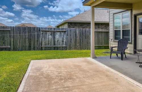 La Marque House | Spacious 3 Bedroom home 10 mins from Lagoonfest Texas