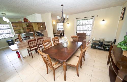 Regency Park House | Spacious 3-Bedroom Home - Regency Park