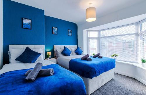 Droylsden House | Spacious 3 Bedroom House close to Etihad