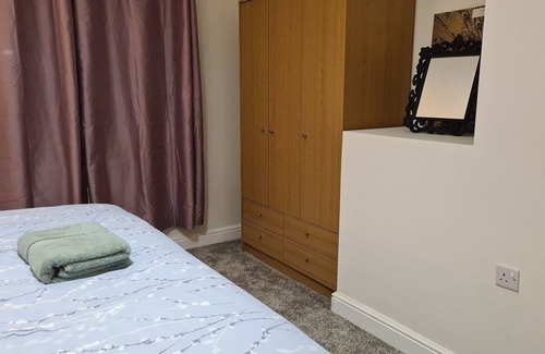 Spondon House | Spacious 3 Bedroom House in Spondon, Derby