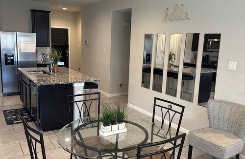 Clodine House | Spacious 3-bedroom house with Jacuzzi in Richmond