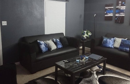 Frayser House | Spacious 3 bedroom house 15 mins from downtown